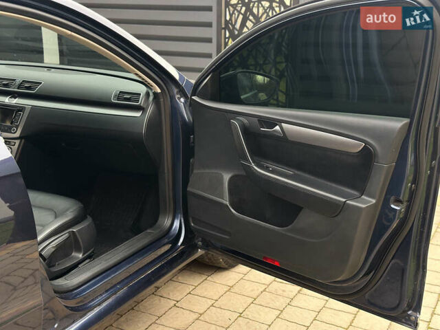 Синий Фольксваген Пассат, объемом двигателя 1.6 л и пробегом 227 тыс. км за 9500 $, фото 45 на Automoto.ua