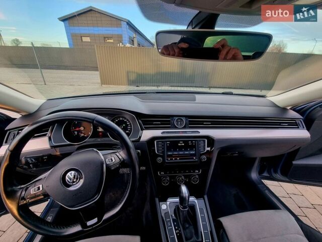 Синий Фольксваген Пассат, объемом двигателя 1.6 л и пробегом 313 тыс. км за 12300 $, фото 30 на Automoto.ua