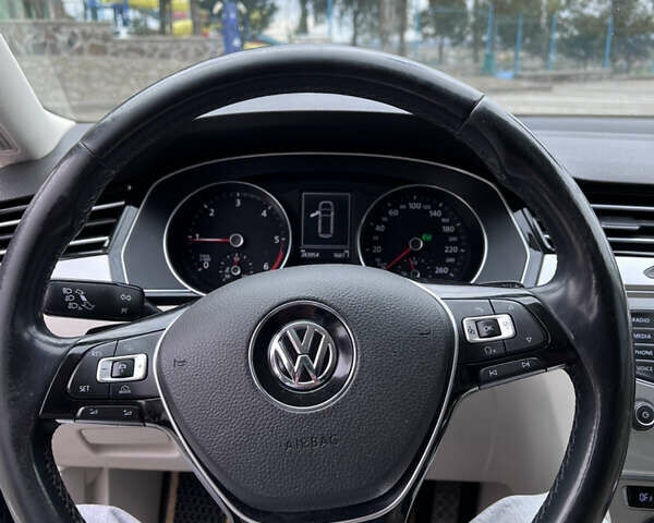 Синий Фольксваген Пассат, объемом двигателя 1.97 л и пробегом 290 тыс. км за 14400 $, фото 21 на Automoto.ua