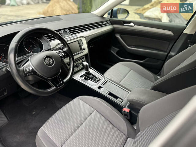 Синій Фольксваген Пассат, об'ємом двигуна 2 л та пробігом 287 тис. км за 15900 $, фото 42 на Automoto.ua