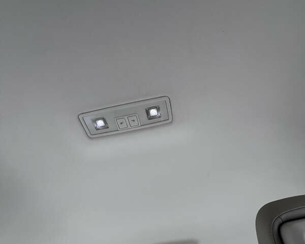 Синий Фольксваген Пассат, объемом двигателя 1.97 л и пробегом 290 тыс. км за 14400 $, фото 38 на Automoto.ua