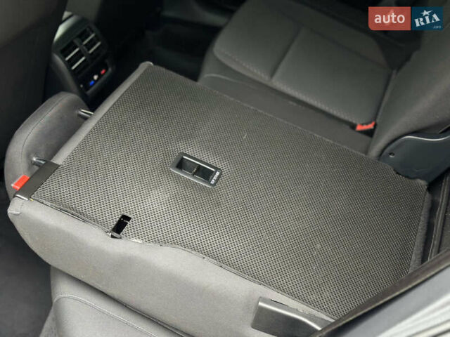 Синій Фольксваген Пассат, об'ємом двигуна 2 л та пробігом 287 тис. км за 15900 $, фото 76 на Automoto.ua