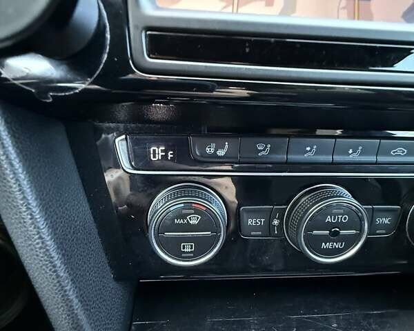 Синій Фольксваген Пассат, об'ємом двигуна 2 л та пробігом 233 тис. км за 13500 $, фото 18 на Automoto.ua