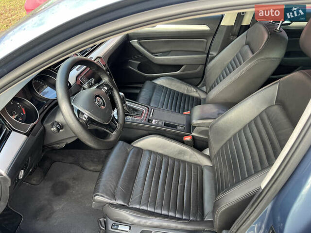 Синий Фольксваген Пассат, объемом двигателя 1.6 л и пробегом 315 тыс. км за 11700 $, фото 18 на Automoto.ua