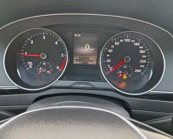 Синий Фольксваген Пассат, объемом двигателя 1.97 л и пробегом 285 тыс. км за 15000 $, фото 3 на Automoto.ua