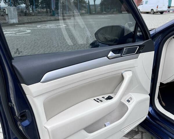 Синий Фольксваген Пассат, объемом двигателя 1.97 л и пробегом 290 тыс. км за 14400 $, фото 20 на Automoto.ua