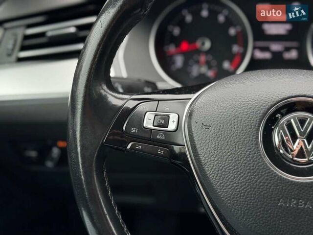 Синий Фольксваген Пассат, объемом двигателя 1.8 л и пробегом 238 тыс. км за 15790 $, фото 32 на Automoto.ua