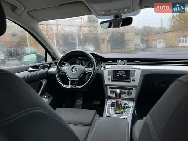 Синий Фольксваген Пассат, объемом двигателя 1.8 л и пробегом 238 тыс. км за 15790 $, фото 40 на Automoto.ua