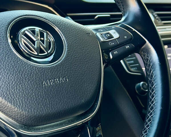 Синий Фольксваген Пассат, объемом двигателя 1.97 л и пробегом 377 тыс. км за 15000 $, фото 27 на Automoto.ua