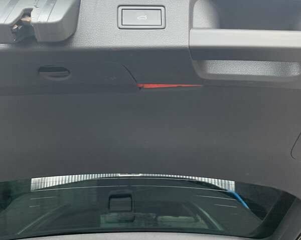 Синий Фольксваген Пассат, объемом двигателя 1.97 л и пробегом 317 тыс. км за 14000 $, фото 10 на Automoto.ua