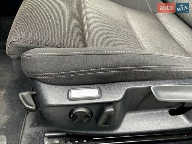 Синій Фольксваген Пассат, об'ємом двигуна 1.6 л та пробігом 244 тис. км за 13200 $, фото 18 на Automoto.ua