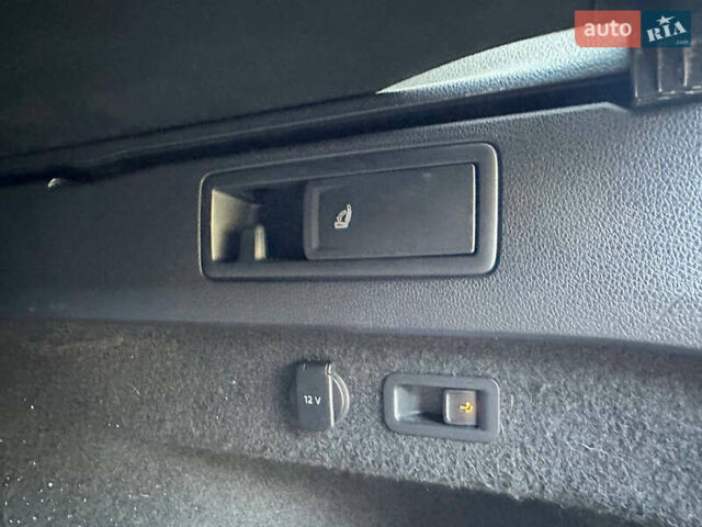 Синий Фольксваген Пассат, объемом двигателя 1.97 л и пробегом 230 тыс. км за 19809 $, фото 6 на Automoto.ua