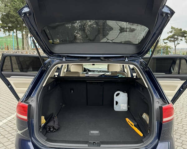 Синий Фольксваген Пассат, объемом двигателя 1.97 л и пробегом 290 тыс. км за 14400 $, фото 32 на Automoto.ua