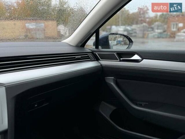 Синий Фольксваген Пассат, объемом двигателя 1.8 л и пробегом 238 тыс. км за 15790 $, фото 33 на Automoto.ua