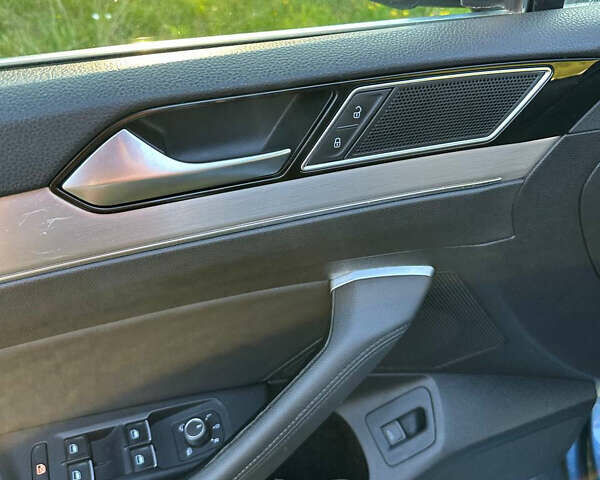 Синий Фольксваген Пассат, объемом двигателя 1.97 л и пробегом 230 тыс. км за 19809 $, фото 21 на Automoto.ua