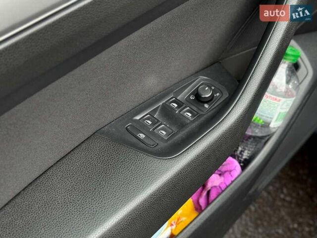 Синий Фольксваген Пассат, объемом двигателя 1.8 л и пробегом 238 тыс. км за 15790 $, фото 20 на Automoto.ua