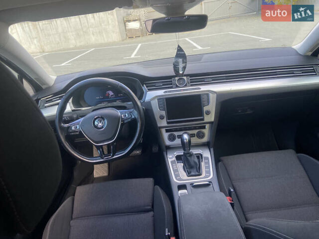 Синий Фольксваген Пассат, объемом двигателя 1.97 л и пробегом 380 тыс. км за 14999 $, фото 19 на Automoto.ua