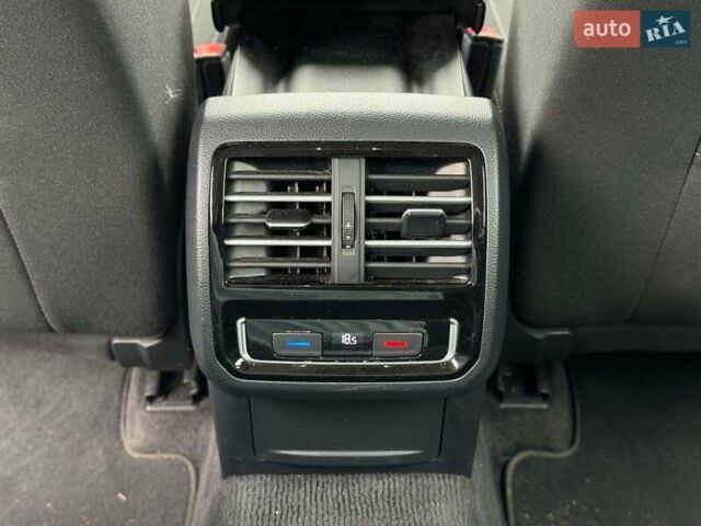 Синий Фольксваген Пассат, объемом двигателя 1.8 л и пробегом 238 тыс. км за 15790 $, фото 38 на Automoto.ua