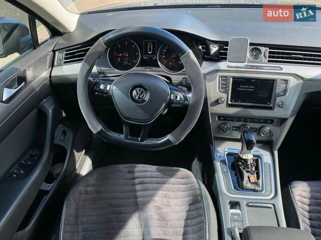 Синій Фольксваген Пассат, об'ємом двигуна 2 л та пробігом 356 тис. км за 13500 $, фото 23 на Automoto.ua