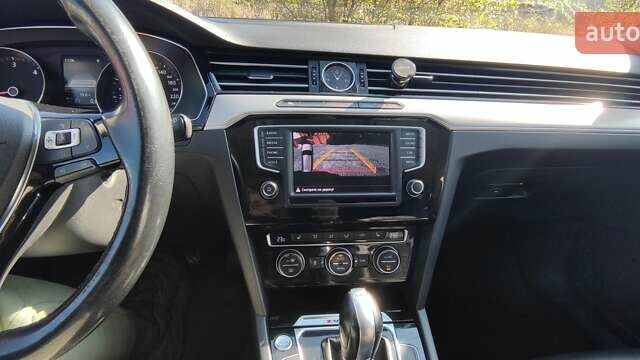 Синий Фольксваген Пассат, объемом двигателя 2 л и пробегом 312 тыс. км за 14500 $, фото 13 на Automoto.ua