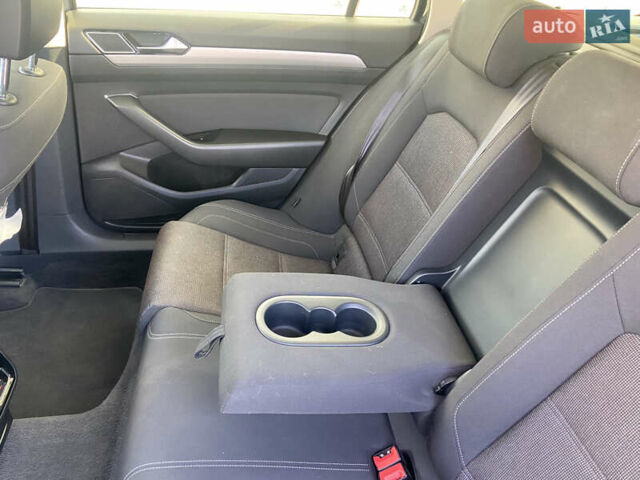 Синий Фольксваген Пассат, объемом двигателя 1.97 л и пробегом 380 тыс. км за 14999 $, фото 18 на Automoto.ua