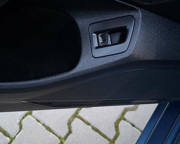 Синій Фольксваген Пассат, об'ємом двигуна 1.97 л та пробігом 270 тис. км за 14400 $, фото 19 на Automoto.ua