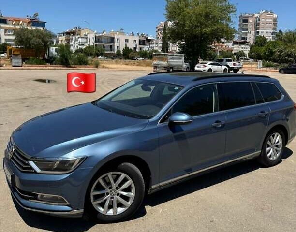 Синій Фольксваген Пассат, об'ємом двигуна 1.6 л та пробігом 307 тис. км за 11999 $, фото 4 на Automoto.ua