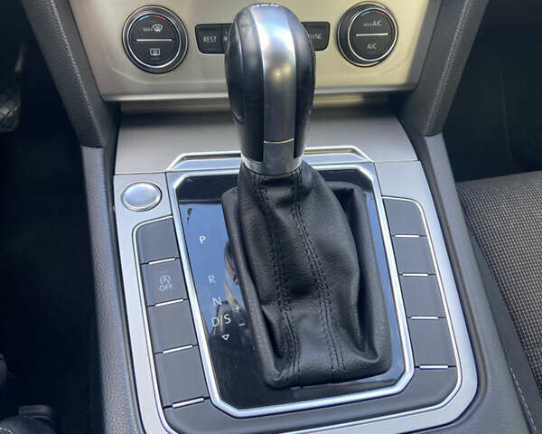 Синий Фольксваген Пассат, объемом двигателя 1.97 л и пробегом 380 тыс. км за 14999 $, фото 27 на Automoto.ua