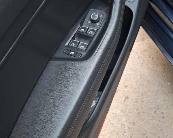 Синий Фольксваген Пассат, объемом двигателя 1.97 л и пробегом 285 тыс. км за 15000 $, фото 16 на Automoto.ua