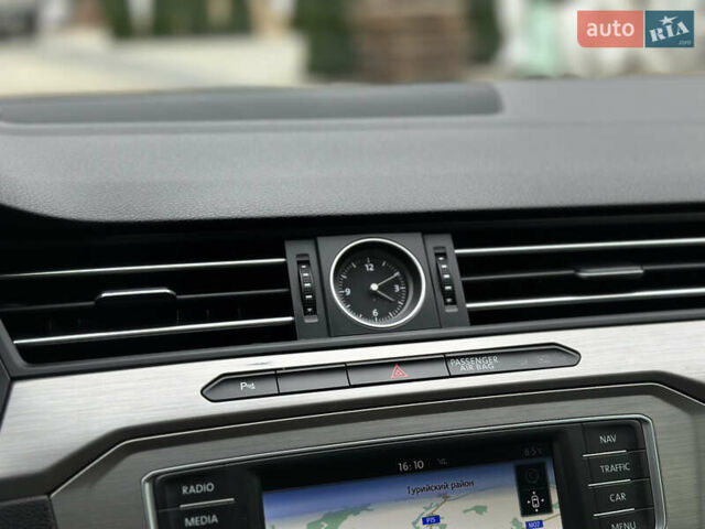 Синій Фольксваген Пассат, об'ємом двигуна 2 л та пробігом 287 тис. км за 15900 $, фото 53 на Automoto.ua