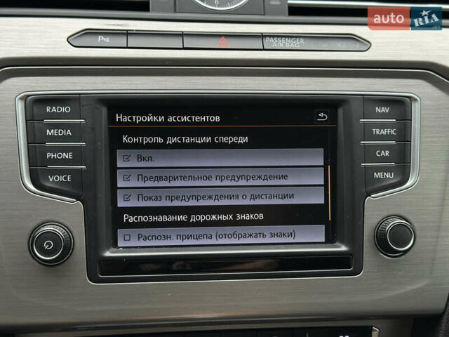 Синій Фольксваген Пассат, об'ємом двигуна 2 л та пробігом 287 тис. км за 15900 $, фото 107 на Automoto.ua