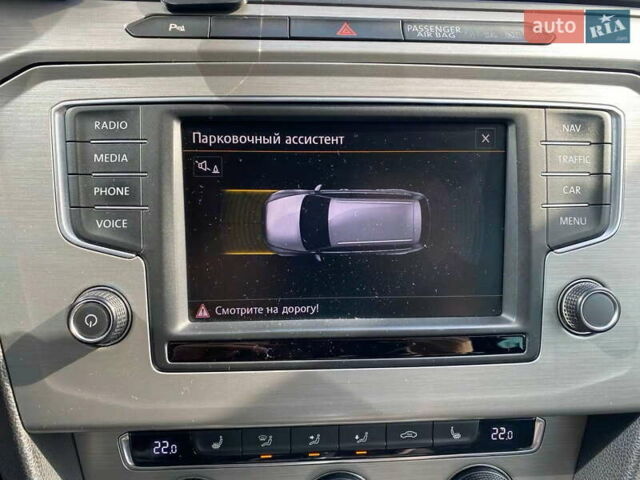 Синій Фольксваген Пассат, об'ємом двигуна 2 л та пробігом 356 тис. км за 13500 $, фото 28 на Automoto.ua