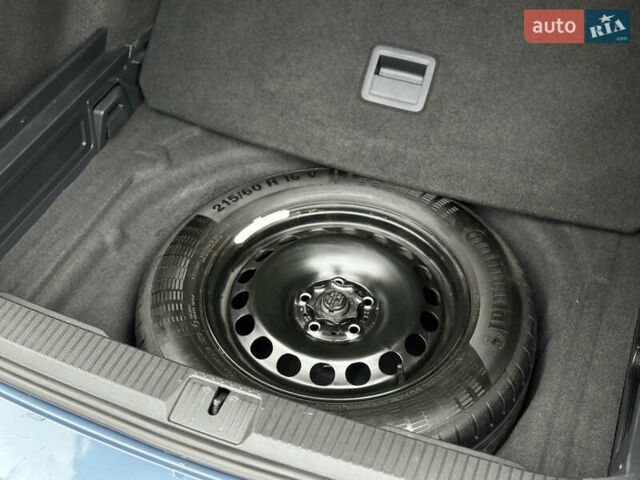 Синій Фольксваген Пассат, об'ємом двигуна 2 л та пробігом 287 тис. км за 15900 $, фото 73 на Automoto.ua