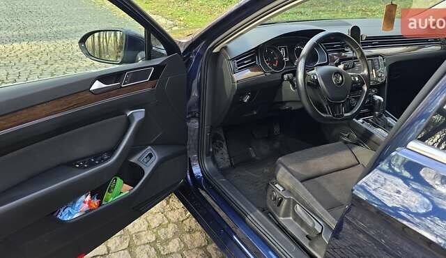 Синий Фольксваген Пассат, объемом двигателя 1.97 л и пробегом 293 тыс. км за 15300 $, фото 4 на Automoto.ua