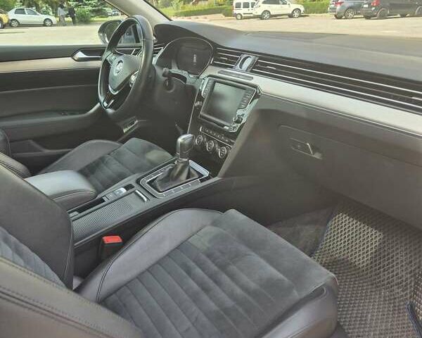 Синий Фольксваген Пассат, объемом двигателя 1.97 л и пробегом 209 тыс. км за 16500 $, фото 16 на Automoto.ua