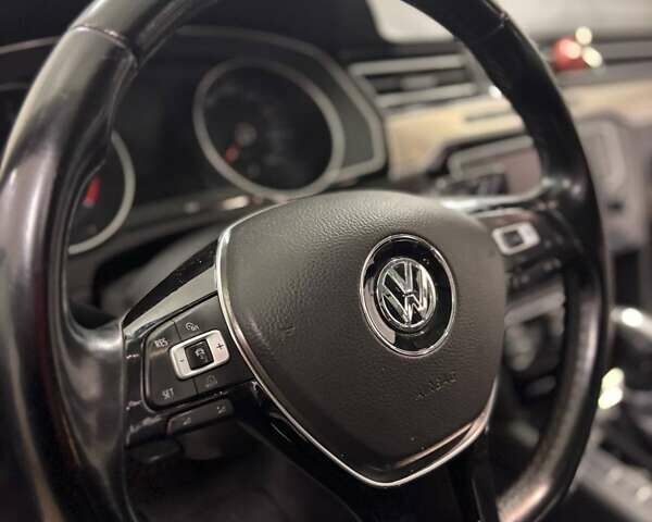 Синій Фольксваген Пассат, об'ємом двигуна 1.97 л та пробігом 250 тис. км за 16300 $, фото 4 на Automoto.ua