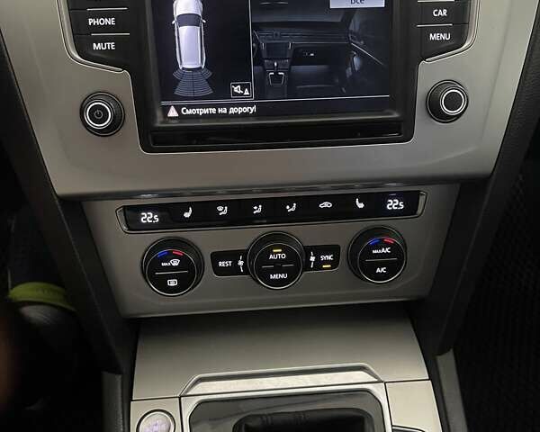 Синий Фольксваген Пассат, объемом двигателя 1.8 л и пробегом 269 тыс. км за 14300 $, фото 14 на Automoto.ua