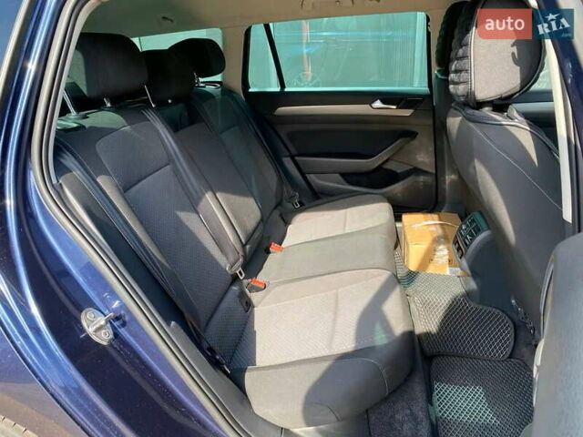 Синій Фольксваген Пассат, об'ємом двигуна 2 л та пробігом 356 тис. км за 13500 $, фото 20 на Automoto.ua