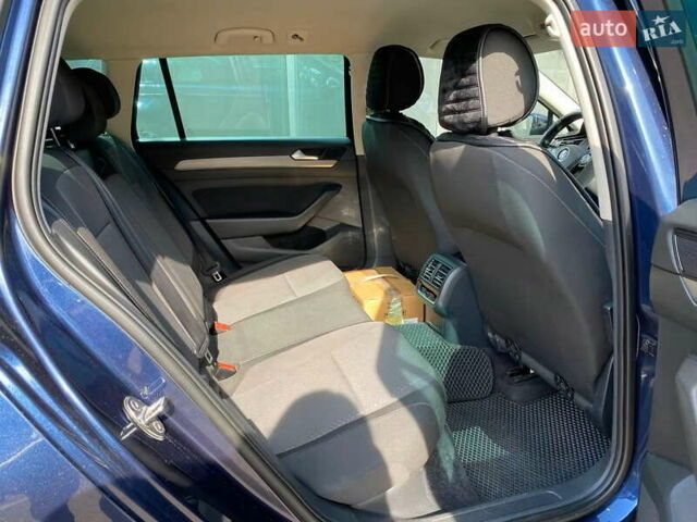 Синій Фольксваген Пассат, об'ємом двигуна 2 л та пробігом 356 тис. км за 13500 $, фото 19 на Automoto.ua