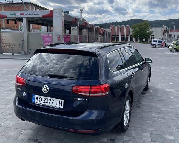 Синий Фольксваген Пассат, объемом двигателя 1.8 л и пробегом 269 тыс. км за 14300 $, фото 3 на Automoto.ua