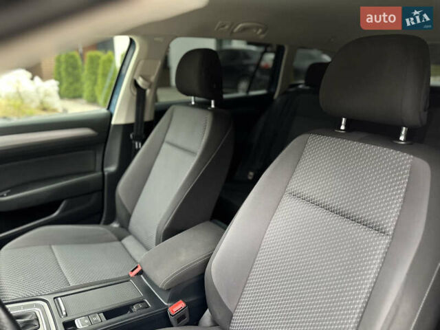 Синій Фольксваген Пассат, об'ємом двигуна 2 л та пробігом 287 тис. км за 15900 $, фото 41 на Automoto.ua