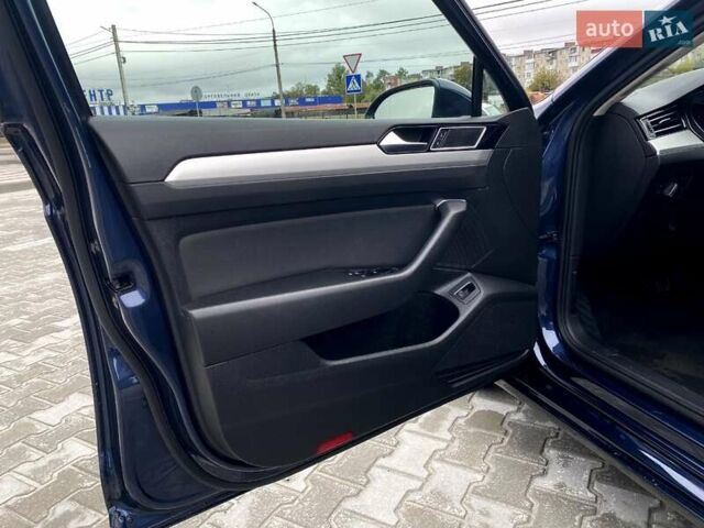 Синій Фольксваген Пассат, об'ємом двигуна 1.6 л та пробігом 244 тис. км за 13200 $, фото 19 на Automoto.ua