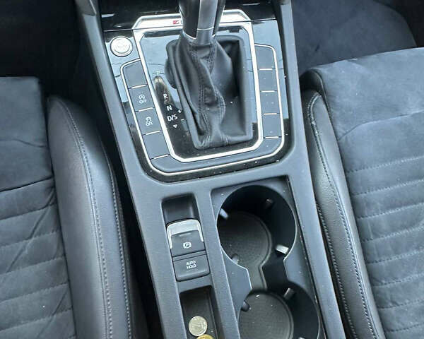 Синий Фольксваген Пассат, объемом двигателя 1.97 л и пробегом 230 тыс. км за 19809 $, фото 13 на Automoto.ua