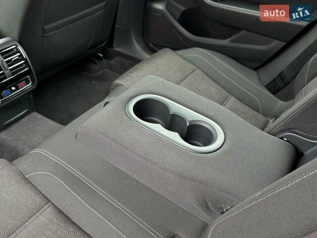 Синий Фольксваген Пассат, объемом двигателя 1.8 л и пробегом 238 тыс. км за 15790 $, фото 37 на Automoto.ua