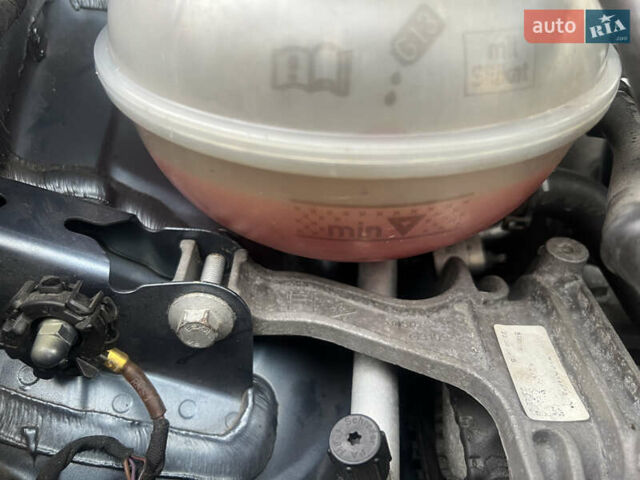 Синий Фольксваген Пассат, объемом двигателя 1.6 л и пробегом 315 тыс. км за 11700 $, фото 10 на Automoto.ua