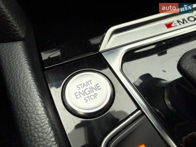 Синий Фольксваген Пассат, объемом двигателя 1.97 л и пробегом 208 тыс. км за 15999 $, фото 49 на Automoto.ua