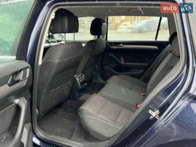 Синий Фольксваген Пассат, объемом двигателя 1.8 л и пробегом 238 тыс. км за 15790 $, фото 34 на Automoto.ua