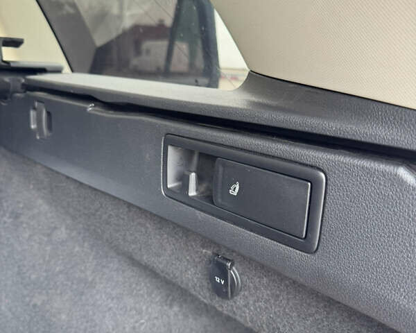 Синий Фольксваген Пассат, объемом двигателя 1.97 л и пробегом 290 тыс. км за 14400 $, фото 13 на Automoto.ua