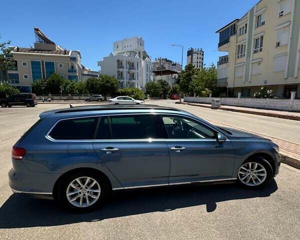 Синій Фольксваген Пассат, об'ємом двигуна 1.6 л та пробігом 307 тис. км за 11999 $, фото 11 на Automoto.ua