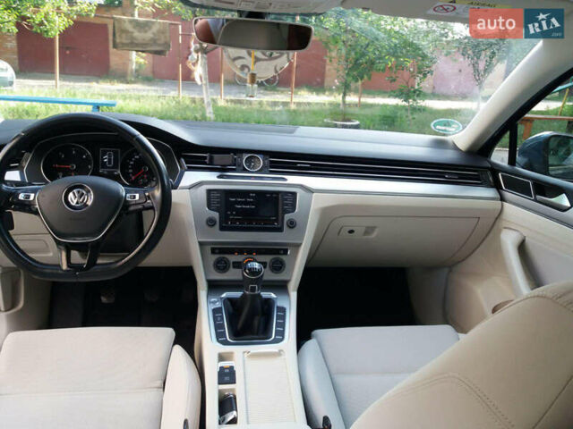 Синий Фольксваген Пассат, объемом двигателя 1.6 л и пробегом 250 тыс. км за 14039 $, фото 7 на Automoto.ua